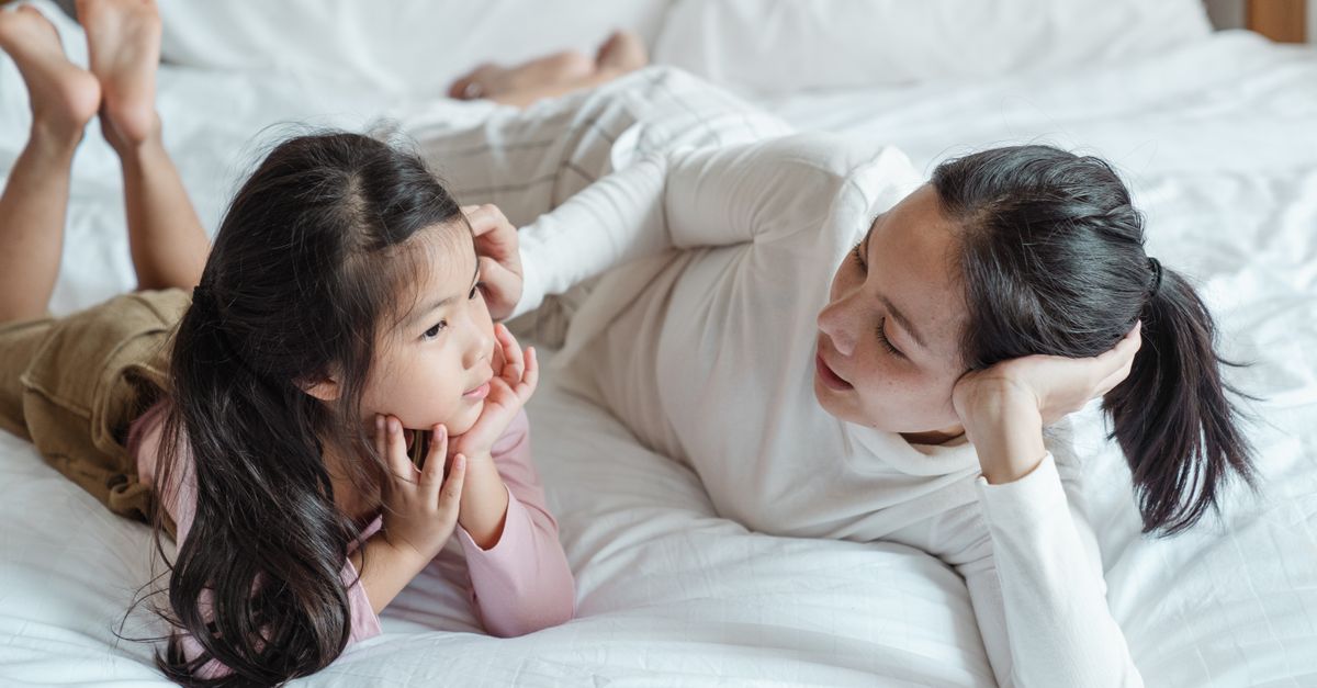 Parent supporting a child with elimination disorders through CBPT parent training