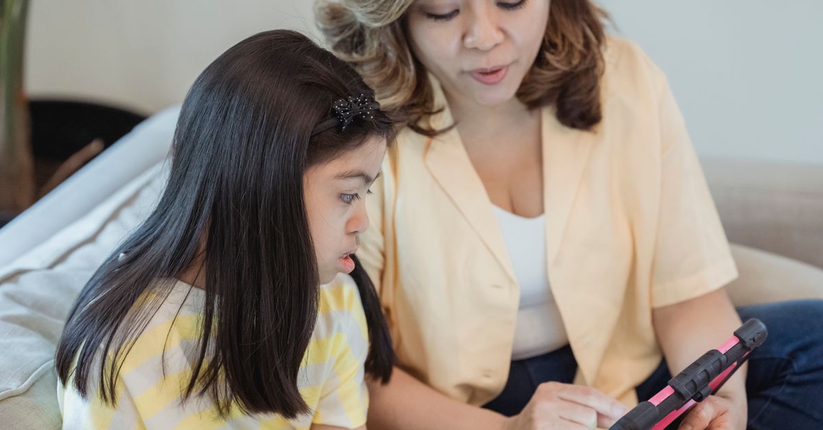 Parent supporting a child with anxiety through CBPT parent training