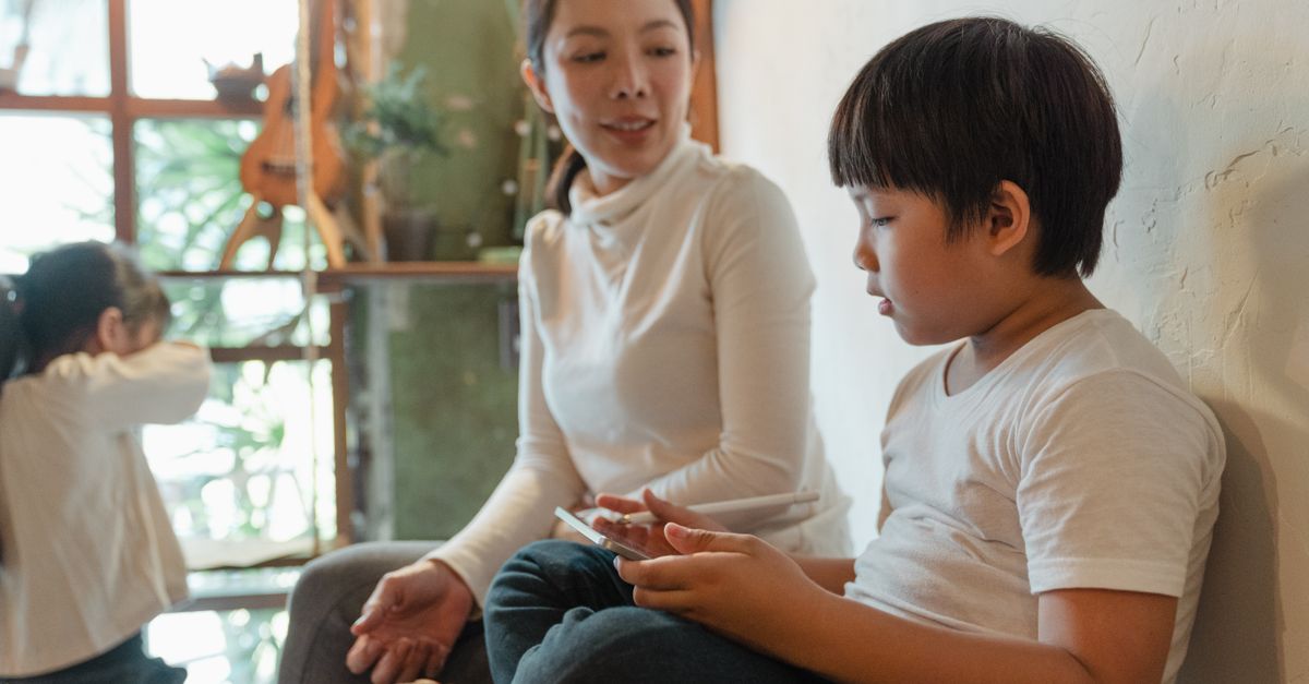 Parent supporting a child with OCD through CBPT parent training
