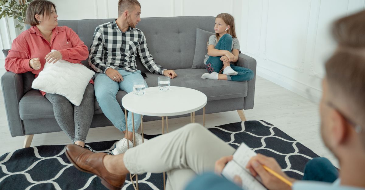 Child working with the therapist in a CBPT session for selective mutism